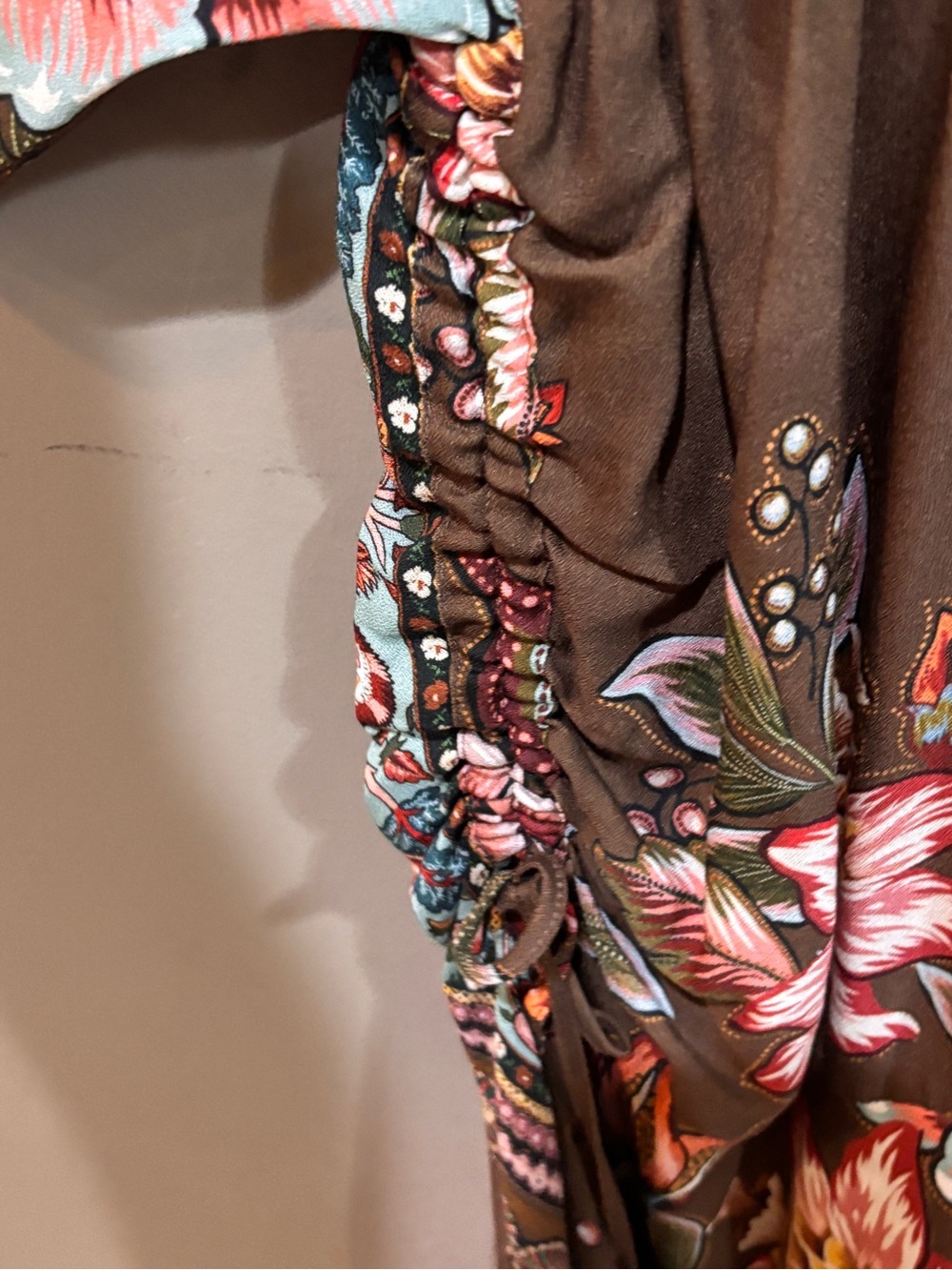 Farm Rio x Anthropologie Valentina Ruched Floral Midi Dress Brown Size PM Petite - Picture 7 of 10